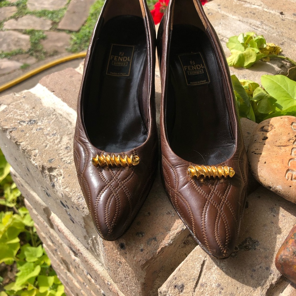 Gorgeous Vintage Fendi Brown Leather Heels with gone tone accents Size 36.5 US 6